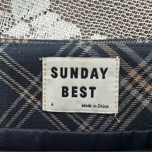 Aritzia Sunday Best Yuri Plaid Mini Skirt
Sz 4 - Picture 4 of 8